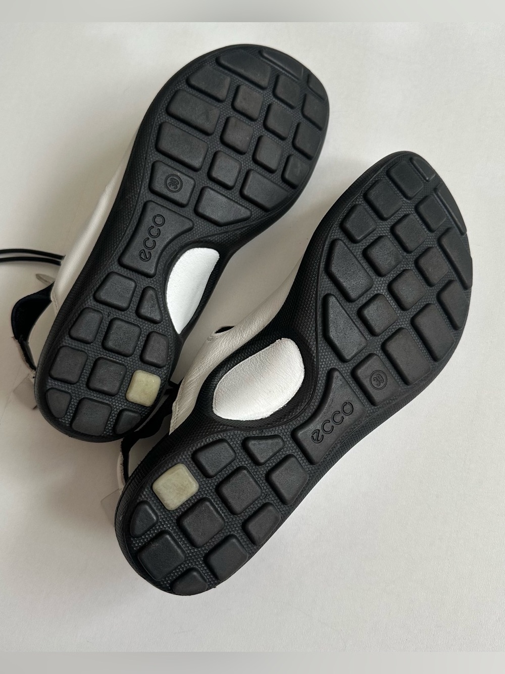 Ecco White Off-road Roam Sandal Size 8.5 Size 39 Price $129 - Picture 6 of 7